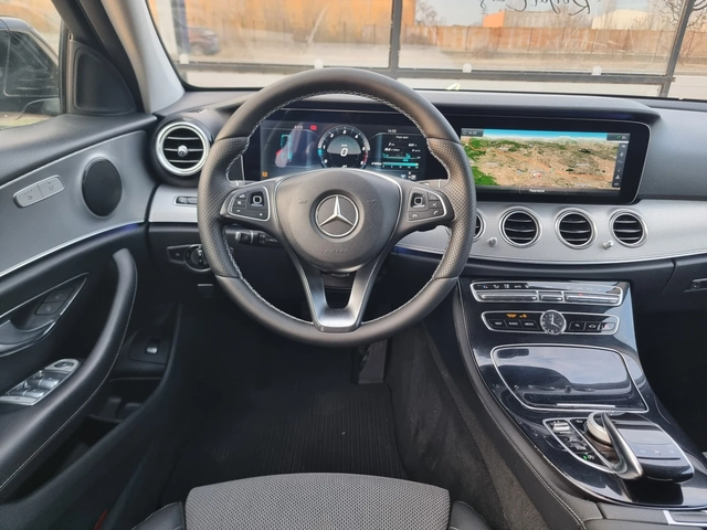 Mercedes-Benz E 220 4matic * BRABUS* 360 камера* Head UP* Distronik pl - автомобили, коли, обяви за нови и употребявани 14