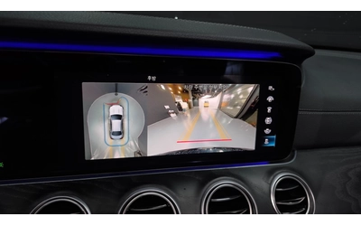 Mercedes-Benz E 220 4MATIC AMG Line | HUD | 360  | Adaptive Cruise - автомобили, коли, обяви за нови и употребявани 11
