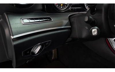 Mercedes-Benz E 220 - автомобили, коли, обяви за нови и употребявани 15