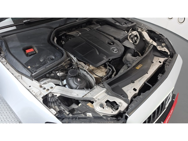 Mercedes-Benz E 220 - автомобили, коли, обяви за нови и употребявани 5