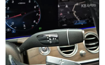 Mercedes-Benz E 250 ДИГИТАЛНО* ТАБЛО* BURMESTER* 360КАМЕРА* LANE* ASSI - автомобили, коли, обяви за нови и употребявани 14