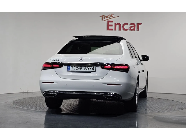 Mercedes-Benz E 250 ХЕДЪП* ДИСПЛЕЙ* 360КАМЕРА* ПОДГРЕВ* КЕЙЛЕС* - автомобили, коли, обяви за нови и употребявани 3