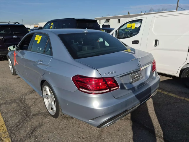 Mercedes-Benz E 250 BLUETEC| ШИБИДАХ| ПОДГРЕВИ| ОБДУХ| ПАМЕТ| CARFAX - автомобили, коли, обяви за нови и употребявани 3