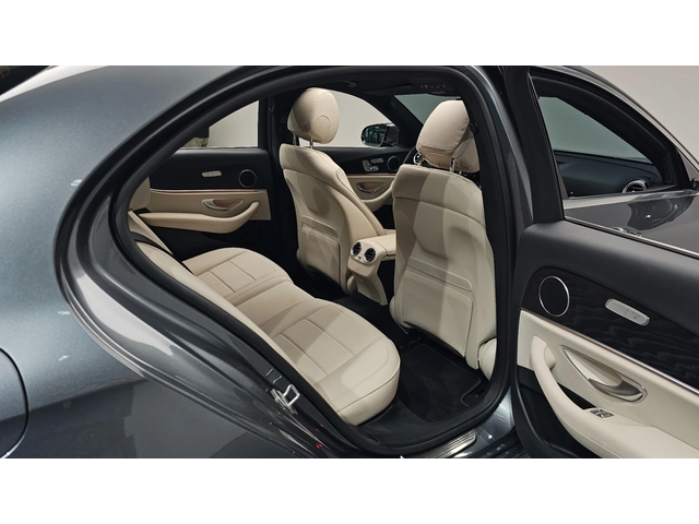 Mercedes-Benz E 250 E250 AMG Line | 360  Камера | HUD | Панорама - автомобили, коли, обяви за нови и употребявани 10