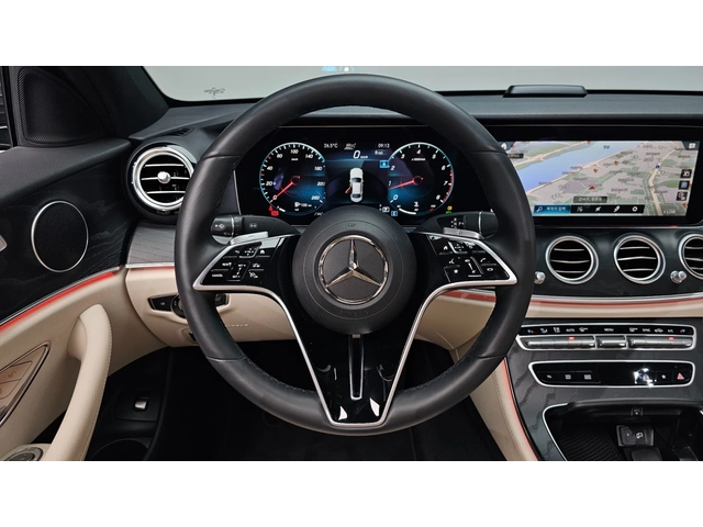 Mercedes-Benz E 250 E250 AMG Line | 360  Камера | HUD | Панорама - автомобили, коли, обяви за нови и употребявани 11