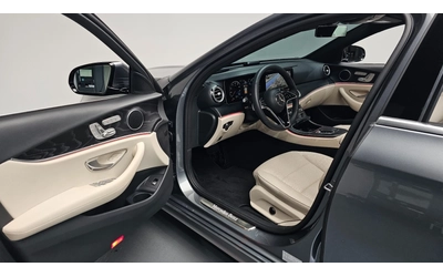 Mercedes-Benz E 250 E250 AMG Line | 360  Камера | HUD | Панорама - автомобили, коли, обяви за нови и употребявани 7