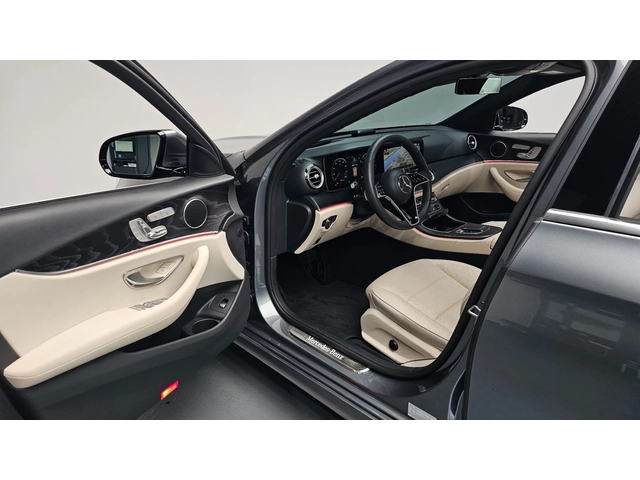 Mercedes-Benz E 250 E250 AMG Line | 360  Камера | HUD | Панорама - автомобили, коли, обяви за нови и употребявани 7