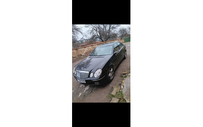 mercedes-benz-e-270-sedan - 3
