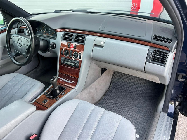 Mercedes-Benz E 290 - автомобили, коли, обяви за нови и употребявани 12