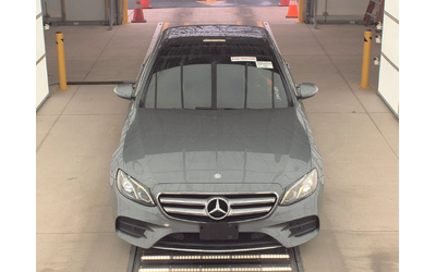 mercedes-benz-e-300 - 1