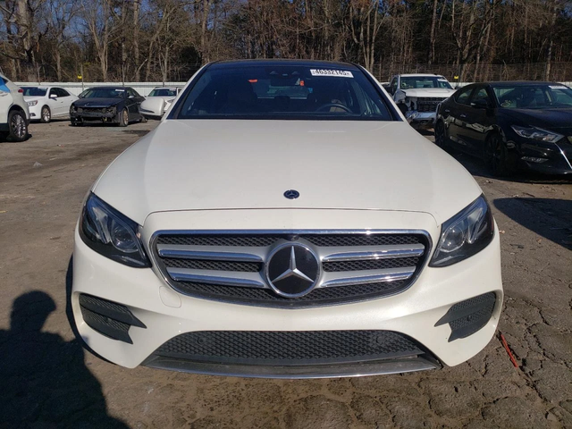 Mercedes-Benz E 300 AMG* BURMESTER* KEYLESS* АВТО КРЕДИТ - автомобили, коли, обяви за нови и употребявани 0