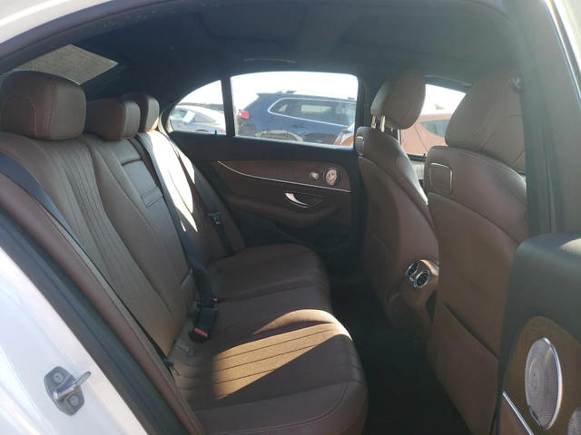 Mercedes-Benz E 300 AMG* BURMESTER* KEYLESS* АВТО КРЕДИТ - автомобили, коли, обяви за нови и употребявани 9