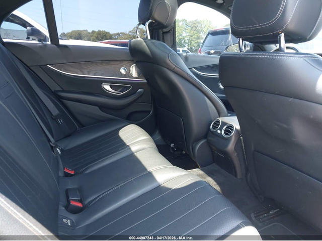 Mercedes-Benz E 300 2.0L I-4 DI, DOHC, VVT, TURBO, 241HP Rear Wheel Drive - автомобили, коли, обяви за нови и употребявани 7