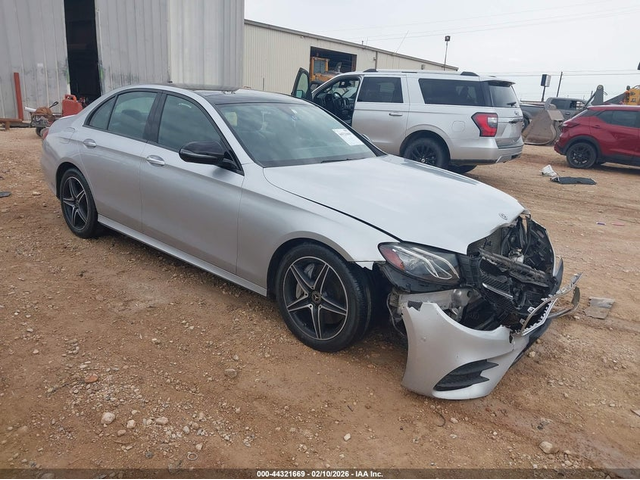 Mercedes-Benz E 300 2.0L I-4 DI, DOHC, VVT, TURBO, 241HP Rear Wheel Drive - автомобили, коли, обяви за нови и употребявани 0