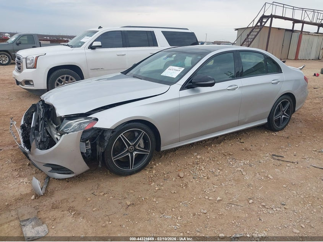 Mercedes-Benz E 300 2.0L I-4 DI, DOHC, VVT, TURBO, 241HP Rear Wheel Drive - автомобили, коли, обяви за нови и употребявани 1
