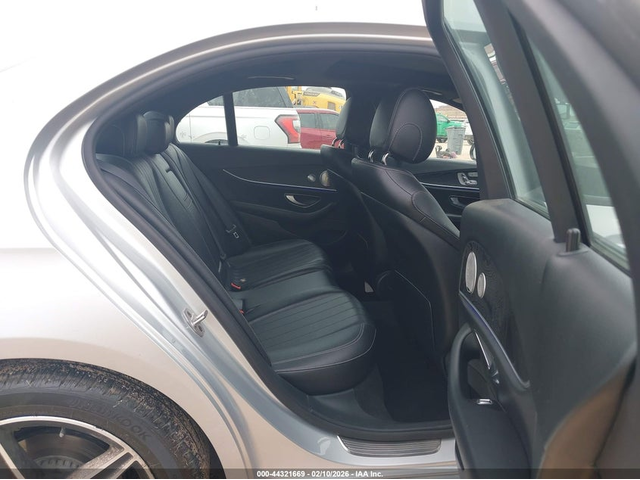 Mercedes-Benz E 300 2.0L I-4 DI, DOHC, VVT, TURBO, 241HP Rear Wheel Drive - автомобили, коли, обяви за нови и употребявани 7