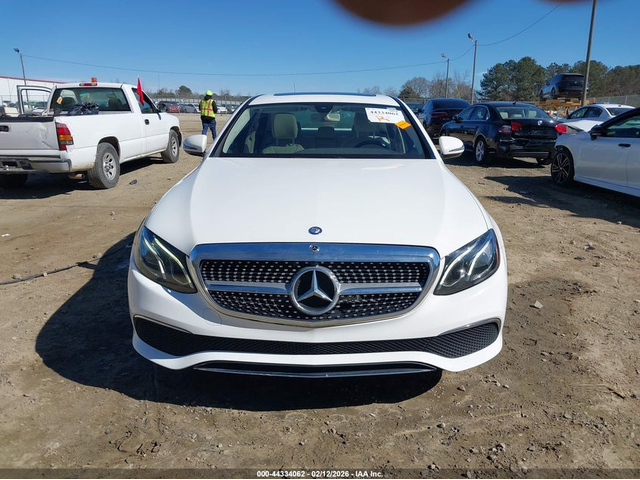 Mercedes-Benz E 300 2.0L I-4 DI, DOHC, VVT, TURBO, 241HP Rear Wheel Drive - автомобили, коли, обяви за нови и употребявани 11