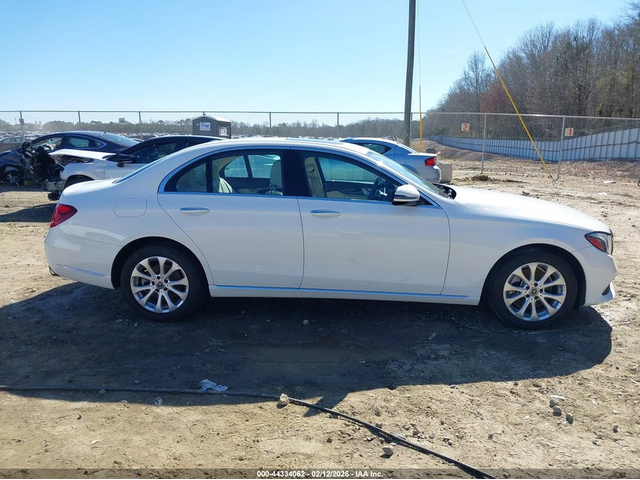 Mercedes-Benz E 300 2.0L I-4 DI, DOHC, VVT, TURBO, 241HP Rear Wheel Drive - автомобили, коли, обяви за нови и употребявани 12