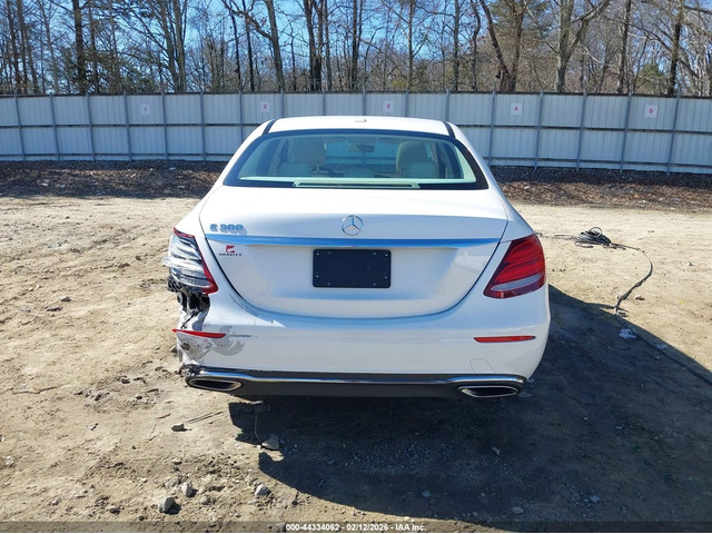 Mercedes-Benz E 300 2.0L I-4 DI, DOHC, VVT, TURBO, 241HP Rear Wheel Drive - автомобили, коли, обяви за нови и употребявани 15