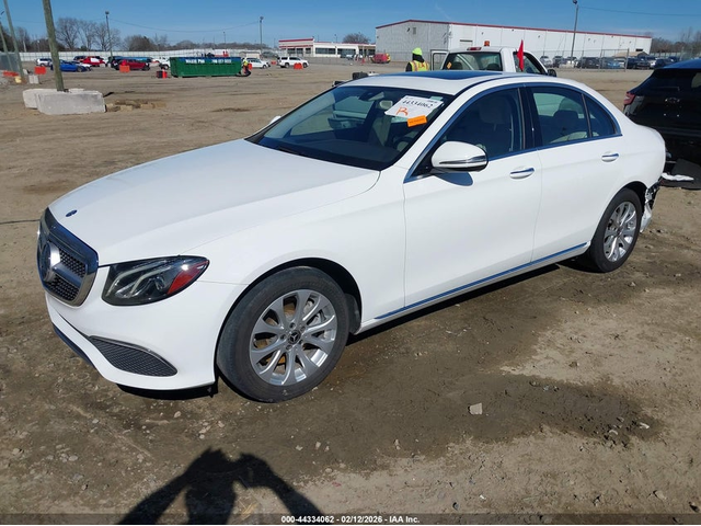 Mercedes-Benz E 300 2.0L I-4 DI, DOHC, VVT, TURBO, 241HP Rear Wheel Drive - автомобили, коли, обяви за нови и употребявани 1