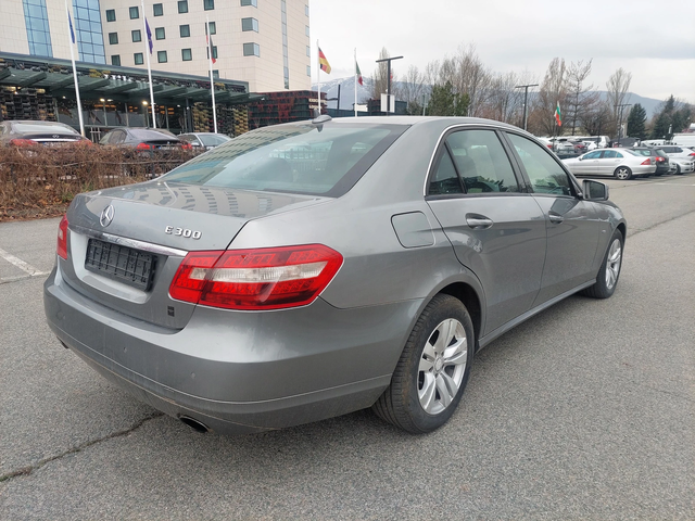 Mercedes-Benz E 300 CDI AUTOMATIC - автомобили, коли, обяви за нови и употребявани 3