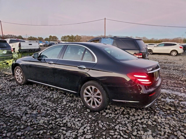 Mercedes-Benz E 300 4MATIC - автомобили, коли, обяви за нови и употребявани 1