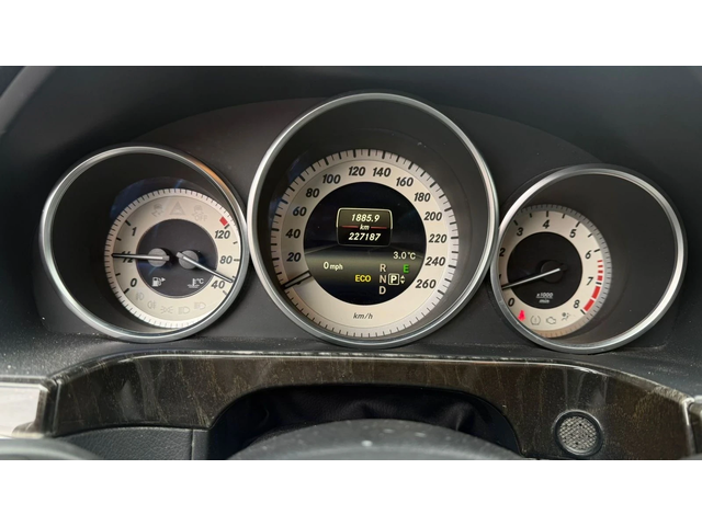 Mercedes-Benz E 300 KEYLESS ENTRY* Шбидах* Подгрев* Navigation* - автомобили, коли, обяви за нови и употребявани 8