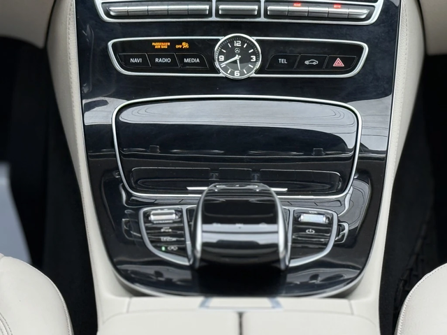 Mercedes-Benz E 300 AMG PKG* PANO * BURMESTER* - автомобили, коли, обяви за нови и употребявани 9