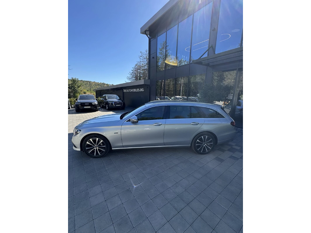 Mercedes-Benz E 300 - автомобили, коли, обяви за нови и употребявани 3