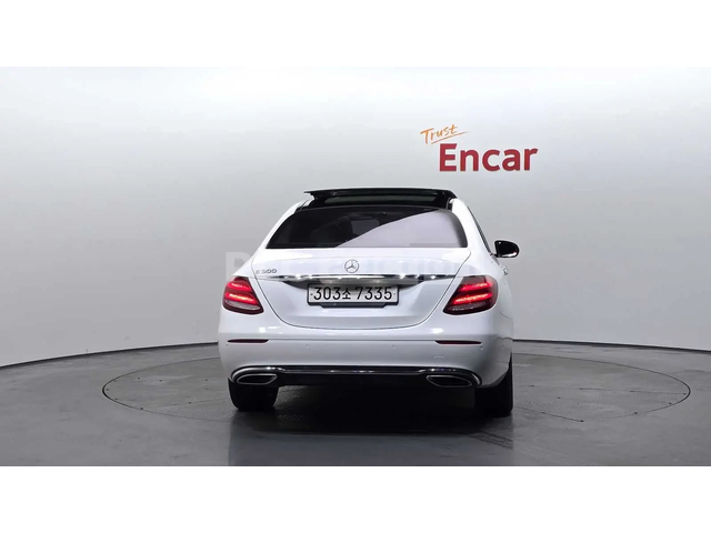 Mercedes-Benz E 300 2017* DIGITAL* HEAD-UP* AMBIENT* 9G* PANO* КРАЙНА - автомобили, коли, обяви за нови и употребявани 3