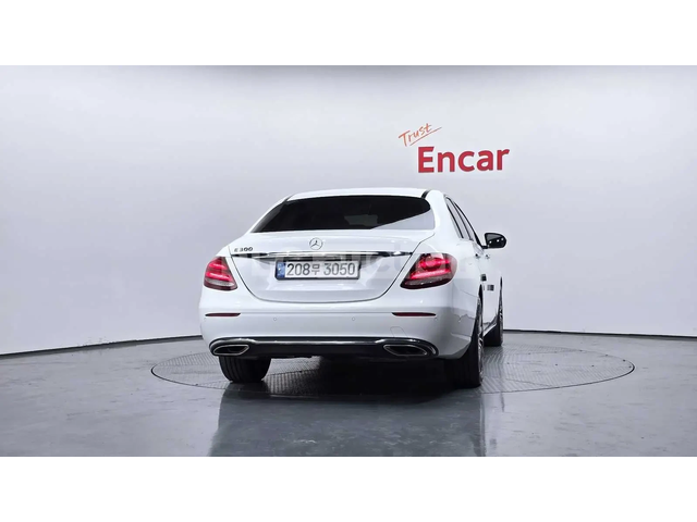 Mercedes-Benz E 300 4MATIC* DISTRONIC* BURMESTER* - автомобили, коли, обяви за нови и употребявани 2