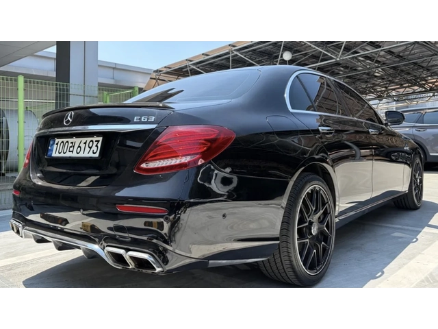 Mercedes-Benz E 300 E63 AMG ПАКЕТ / OБДУХ / BURMESTER / 360 КАМЕРИ - автомобили, коли, обяви за нови и употребявани 3