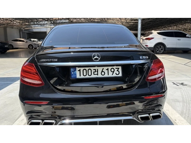 Mercedes-Benz E 300 E63 AMG ПАКЕТ / OБДУХ / BURMESTER / 360 КАМЕРИ - автомобили, коли, обяви за нови и употребявани 4