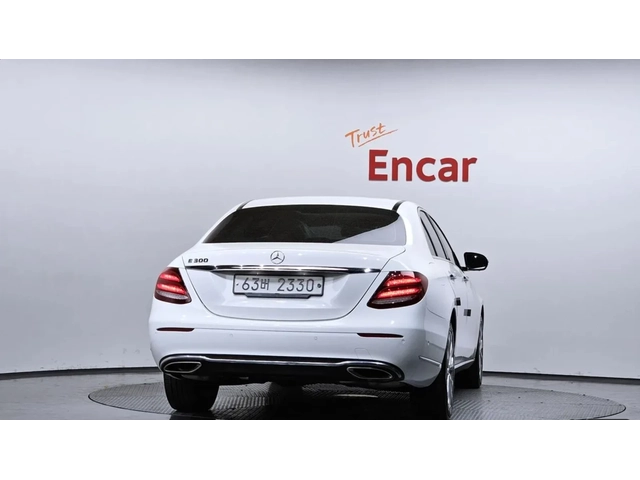 Mercedes-Benz E 300 BURMESTER / DISTRONIC / 360 КАМЕРИ / ОБДУХВАНЕ - автомобили, коли, обяви за нови и употребявани 3
