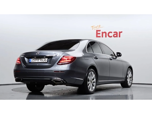 Mercedes-Benz E 300 4 MATIC / 360 КАМЕРИ / ОБДУХВАНЕ / HEAD UP /  PANO - автомобили, коли, обяви за нови и употребявани 1