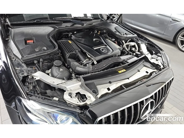 Mercedes-Benz E 300 DIGITAL / ОБДУХ / 360 / HUD / AMG PKG / AMG ВОЛАН - автомобили, коли, обяви за нови и употребявани 5