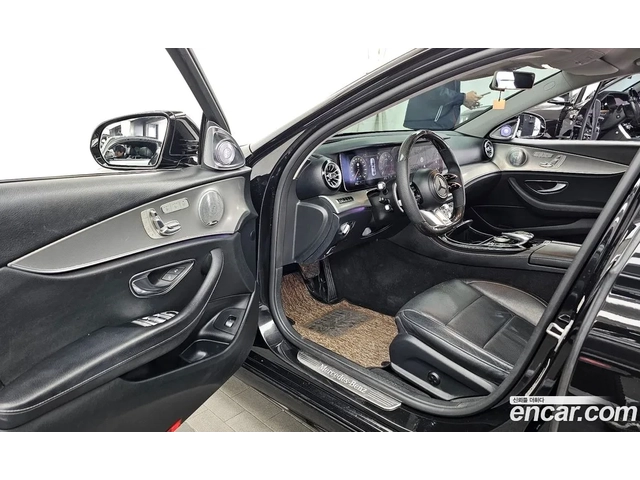 Mercedes-Benz E 300 DIGITAL / ОБДУХ / 360 / HUD / AMG PKG / AMG ВОЛАН - автомобили, коли, обяви за нови и употребявани 6
