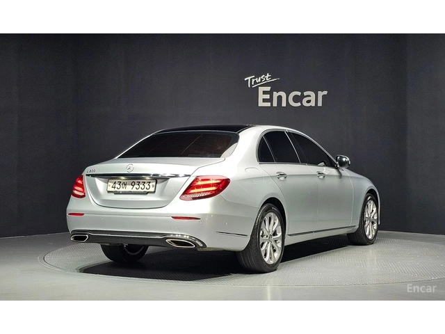 Mercedes-Benz E 300 ДИГИТАЛНО* ТАБЛО* ОБДУХВАНЕ* ХЕДЪП* 360КАМЕРА* - автомобили, коли, обяви за нови и употребявани 1
