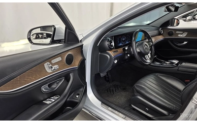 mercedes-benz-e-300 - 4