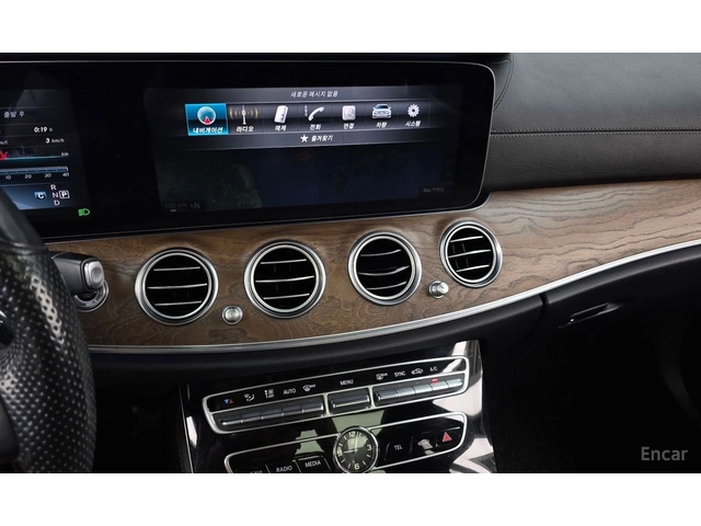 Mercedes-Benz E 300 ДИГИТАЛНО* ТАБЛО* ОБДУХВАНЕ* ХЕДЪП* 360КАМЕРА* - автомобили, коли, обяви за нови и употребявани 7