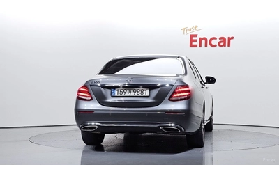 mercedes-benz-e-300 - 3