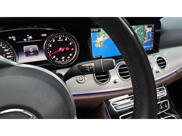 Mercedes-Benz E 300 Avangarde* КОЖА* НАВИ* ПАНО* КАМЕРА - автомобили, коли, обяви за нови и употребявани 6