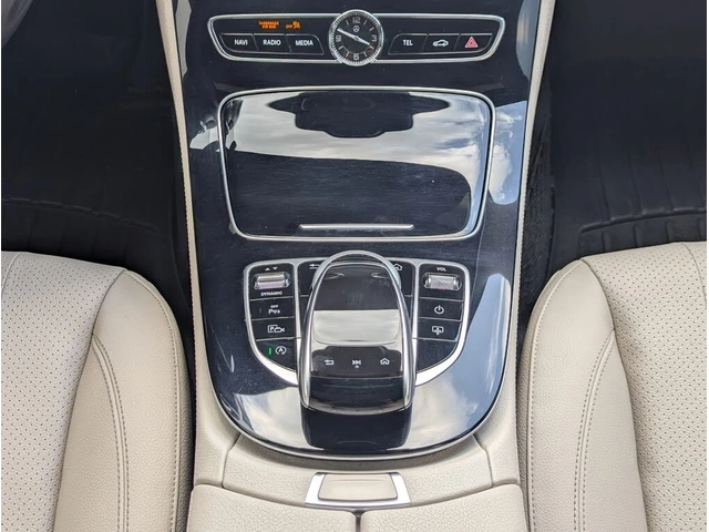 Mercedes-Benz E 300 AMG LINE* 4MATIC* 360* PANO* BURMESTER* DISTRO - автомобили, коли, обяви за нови и употребявани 5