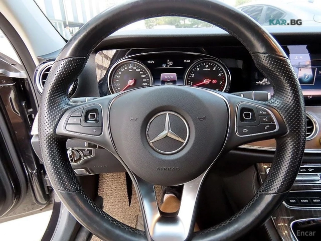 Mercedes-Benz E 300 Exclusive* КОЖА* ОБДУХВ* ПАНО* НАВИ - автомобили, коли, обяви за нови и употребявани 7