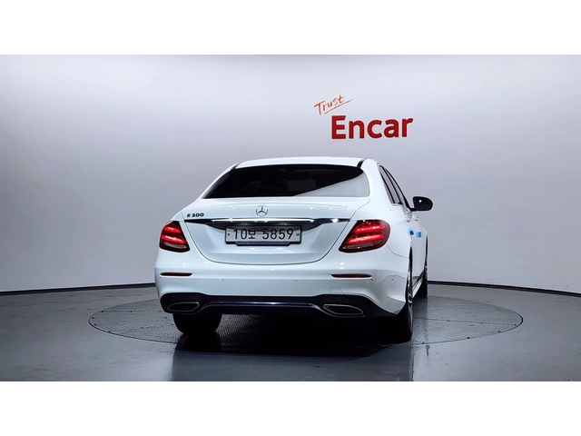 Mercedes-Benz E 300 E300 AMG Line - автомобили, коли, обяви за нови и употребявани 3