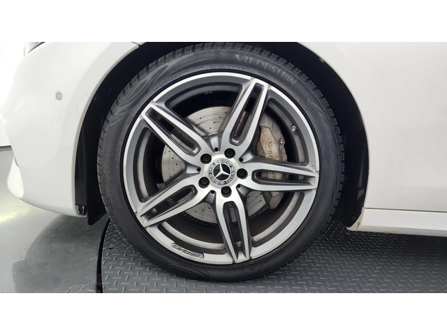 Mercedes-Benz E 300 E300 AMG Line - автомобили, коли, обяви за нови и употребявани 4