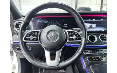 Mercedes-Benz E 300 E 300 4MATIC | Burmester | Panorama | Distronic | - автомобили, коли, обяви за нови и употребявани 6