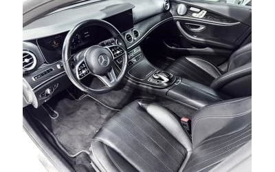 Mercedes-Benz E 300 E 300 4MATIC | Burmester | Panorama | Distronic | - автомобили, коли, обяви за нови и употребявани 9