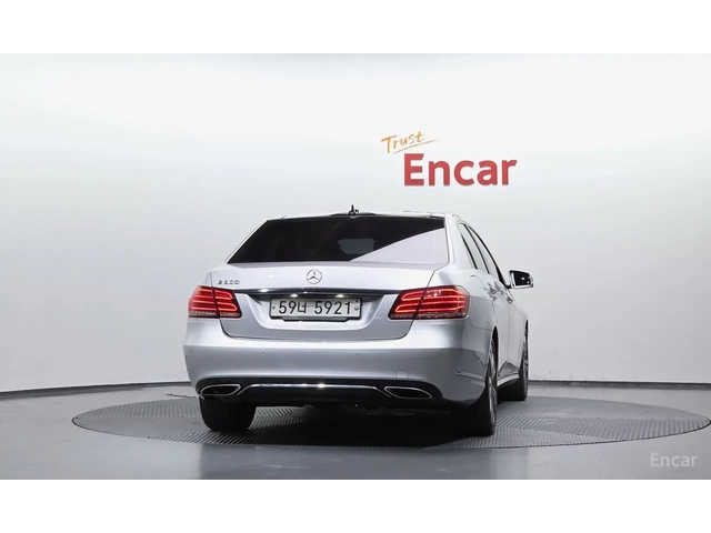 Mercedes-Benz E 300 AVANGARDE/ ПАМЕТИ / ПОДГРЕВИ / 2X PANO / 2 КЛЮЧА - автомобили, коли, обяви за нови и употребявани 3