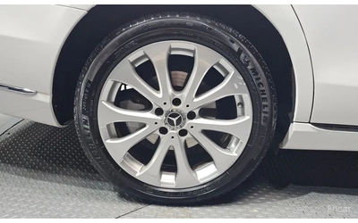 mercedes-benz-e-300 - 4